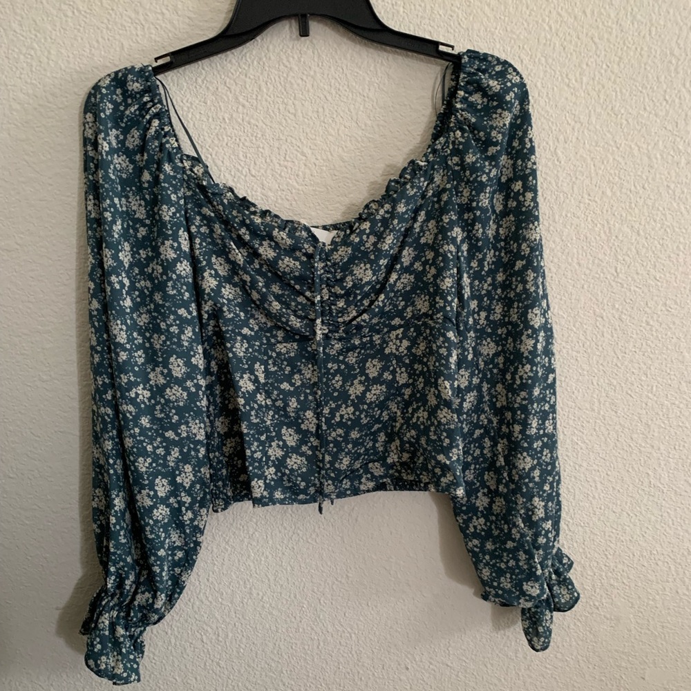 ASTR floral long sleeve top